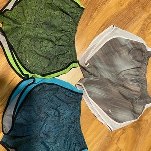 Nike shorts size medium